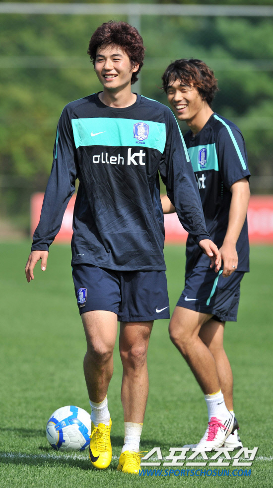 
	���������� 2010

.10.8. �⼺��(����)�� ���ֿ��� �ؿ��ĸ��� �����Ʒÿ��� ��û���� ������ ������ ������ ����ִٴµ��� ���� ���� �ִ�. ���� 12�� �� �Ϻ����� �յΰ� �⼺���� ����� �ؿ��� 9���� ����NFC���� ���Ʒ��� �ߴ�.

����NFC=�����ʱ��� young@sportschosun.com


