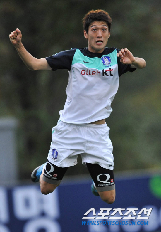 
	����巡�� ��û���� 8�� ����NFC �ؿ��ĸ��� �Ʒÿ��� �̿�ǥ�� ���͸��� ��������� �����ϰ� �ִ�.       ����NFC=������ ���� young@sportschosun.com


