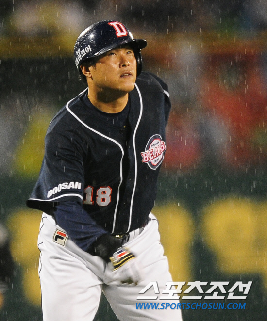 
	2010,10,08

PO1���� �Ｚ-�λ�

6ȸ�� ���� ���翡�� �赿�ְ� 2Ÿ�� ����Ÿ�� ġ�� 1�縦 ���� �޷� ������ �ִ�.

�뱸=������ ���� baser@sportschosun.com


