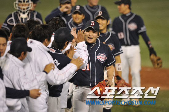 
	8�� �뱸���� ���� �λ�� �Ｚ�� �÷��̿��� 2�������� 9ȸ�� 2�� 2,3�缭 �Ｚ ������ �������� ��Ƴ��� ���� ���⿡�� ���س� �λ� �������� ������ ���� �� ������ �������̺긦 ������ �ִ�.

�뱸= ���� ���� kyungmin@sportschosun.com


