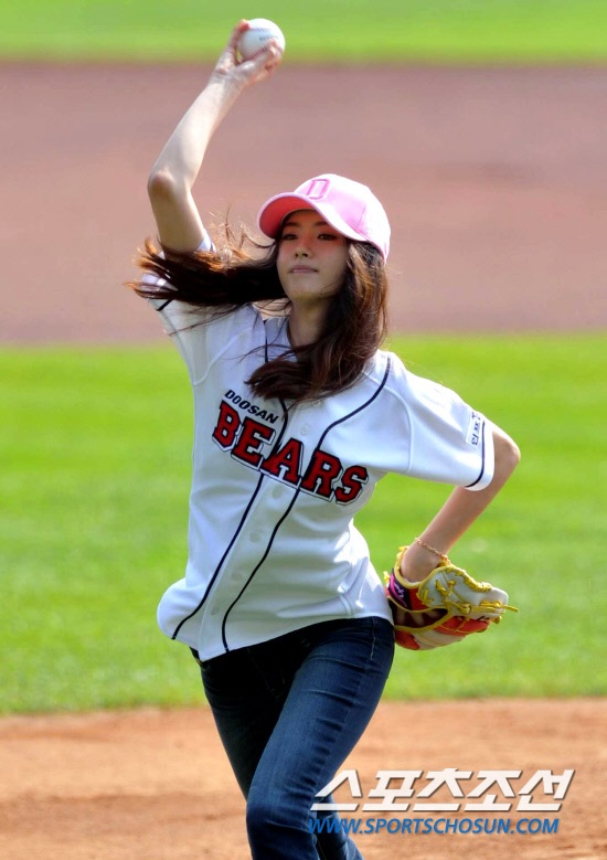 
	10�� ��ǿ��� ���� �Ｚ�� �λ��� �÷��̿��� 3������ �ռ� ��ȭ��� �� �ŷ�Ʈ '�ƶ�'�� �ñ��� �ϰ� �ִ�.

���=������ ����rainmaker@sportschosun.com


