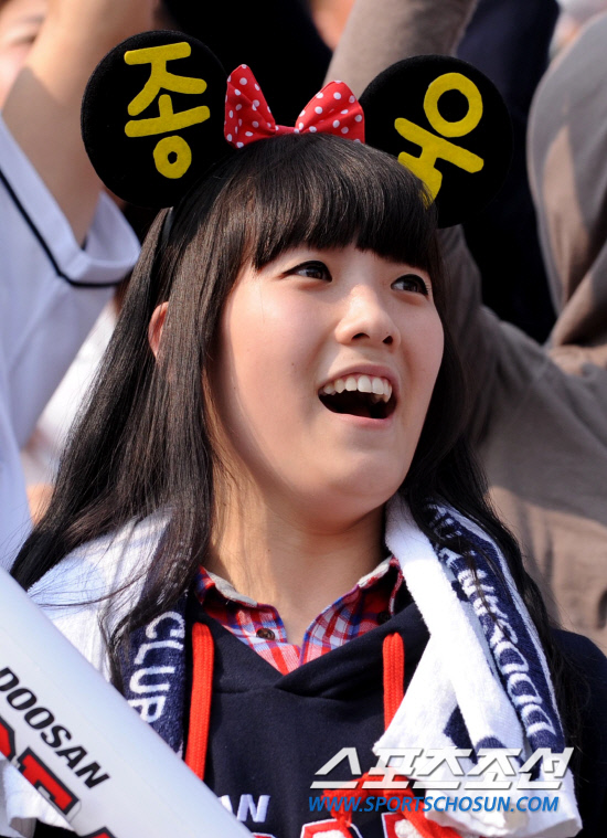 
	10�� ��ǿ��� ���ξ߱� �÷��̿��� 3���� �Ｚ-�λ� ��Ⱑ ���ȴ�. �λ��� �����ϴ� �ҵ��� ���� ������ ��ġ�� �ִ�. �λ� ������ �����ϴ� ������

���=������ ���� songs@sportschosun.com


