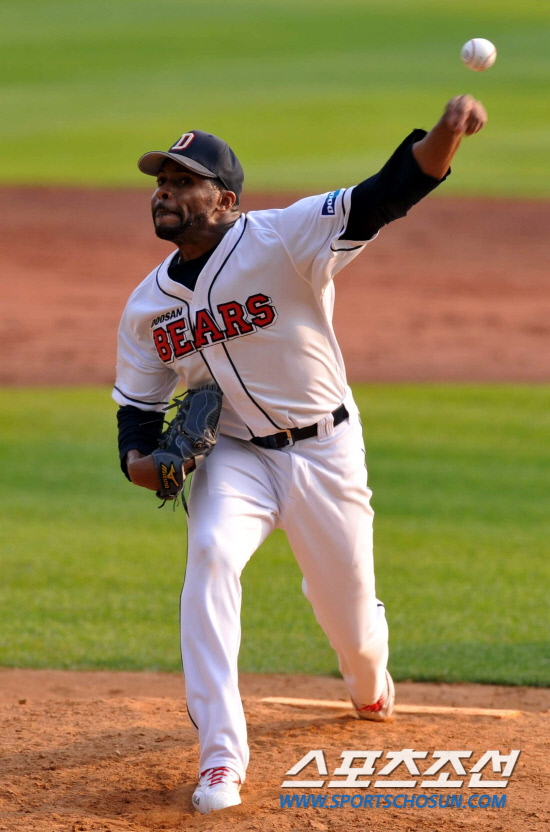 
	10�� ��ǿ��� ���� �Ｚ�� �λ��� �÷��̿��� 3�������� �зе尡 �������� ���� ������ �ϰ� �ִ�. �зе�� ����Ʈ���� ��� �λ��� �ְ� '�̵��'���� ���ö���.

���=������ ����rainmaker@sportschosun.com


