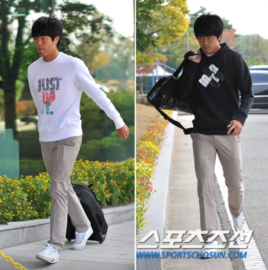 
	���������� 2010.10.10.

 �迵���� Į�ָ� �������� ������ ������ ������. �迵���� ���� 8�� ����NFC�� �Լ��� ���� Į�ָ� ������ �԰� �Լ��� �ü��� ��Ҵµ�, ����(10��)�� Į�ָ� �������� ������ �԰� �ָ��ް��� ��ġ�� �Լ��ߴ�. Į�ָ������� ����Դ� �迵���� ������ ������ ������ Į�ָ� �����ϱ� ������ ���� �ִ�.       ����NFC=������ ���� 

young@sportschosun.com


