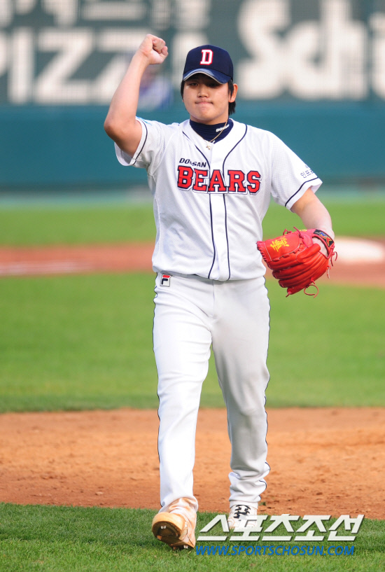 
	����������

2010�� 10�� 10��

10�� ��ǿ��� ���� �Ｚ�� �λ��� �÷��̿��� 3�������� 8ȸ�� �Ｚ �������� ����ó�� �� �λ� �������� �ָ��� �Ҳ���� �ִ�.

���= ���� ���� kyungmin@sportschosun.com


