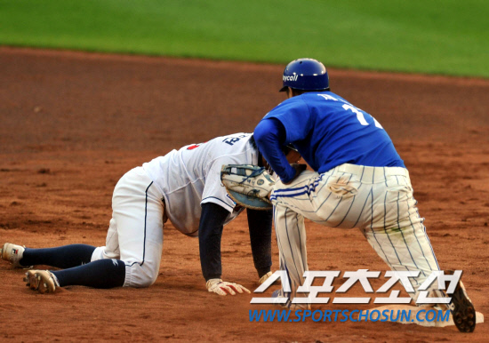 
	10�� ��ǿ��� ���� �Ｚ�� �λ��� �÷��̿��� 3�������� �λ� �κ����� 8ȸ �̿����� �����ڷ� ���� �Ｚ ���� �������� ������ �ɷ� �ƿ� �ƴ�.

���=������ ����rainmaker@sportschosun.com


