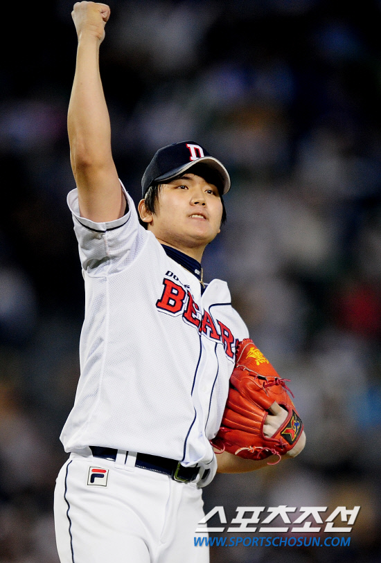 
	2010,10,10

PO3���� �λ�-�Ｚ

8�� ������ PO3�������� �λ��� Ư�� ������ �������� ���� 10ȸ�� 2�� 1,2�缭 �Ｚ�� �������� ��Ÿ�� ó���� ���⸦ �ѱ� �� ���� ���� �⻵�ϰ� �ִ�.

���=������ ���� basser@sportschosun.com


