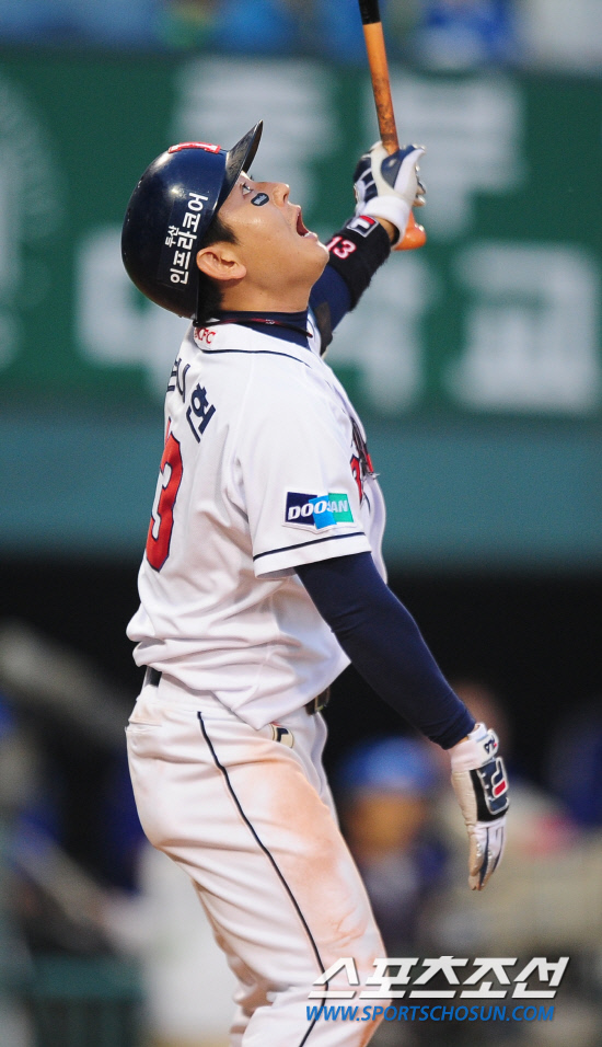 
	2010,10,10

PO3���� �λ�-�Ｚ

8�� ������ PO3�������� �¸��� ���տ� �ΰ� �λ� �ս���� �������� ������ �������. 

�ս����� 9ȸ�� 1�� ���翡�� ��Ÿ�� �������� �ļ�Ÿ�� �������� �꽺�� �������� ������ ��⸦ ���� �� �ִ� ��Ȳ�� ����ǰ���� �������.

���=������ ���� basser@sportschosun.com


