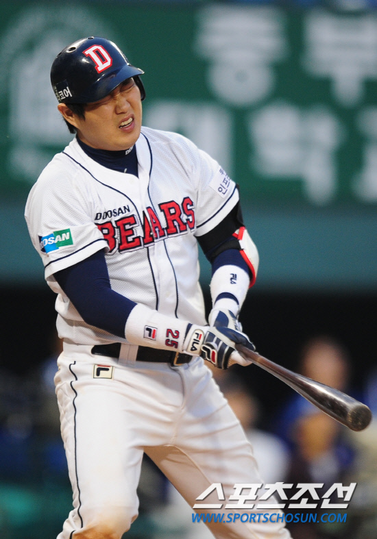 
	2010,10,10

PO3���� �λ�-�Ｚ

8�� ������ PO3�������� �¸��� ���տ� �ΰ� �λ� �ս���� �������� ������ �������. 

�ս����� 9ȸ�� 1�� ���翡�� ��Ÿ�� �������� �ļ�Ÿ�� �������� �꽺�� �������� ������ ��⸦ ���� �� �ִ� ��Ȳ�� ����ǰ���� �������.

���=������ ���� basser@sportschosun.com


