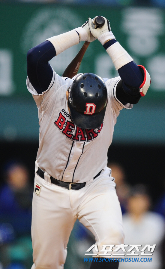 
	2010,10,10

PO3���� �λ�-�Ｚ

8�� ������ PO3�������� �¸��� ���տ� �ΰ� �λ� �ս���� �������� ������ �������. 

�ս����� 9ȸ�� 1�� ���翡�� ��Ÿ�� �������� �ļ�Ÿ�� �������� �꽺�� �������� ������ ��⸦ ���� �� �ִ� ��Ȳ�� ����ǰ���� �������.

���=������ ���� basser@sportschosun.com


