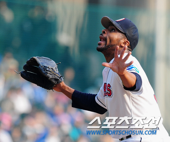 
	2010,10,10

PO3���� �λ�-�Ｚ

8�� ������ PO3�������� �λ� �߰����� �зе尡 ��Ī �� �������� ���ϰ� �ִ�.

���=������ ���� basser@sportschosun.com


