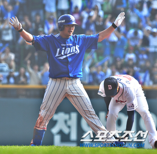 
	2010,10,10

PO3���� �λ�-�Ｚ

8�� ������ PO3�������� �Ｚ �����̰� 1ȸ�� ���翡�� ���� 2��Ÿ�� ġ�� 2�翡�� ���� ���� ������������ ���ϰ� �ִ�.

���=������ ���� basser@sportschosun.com


