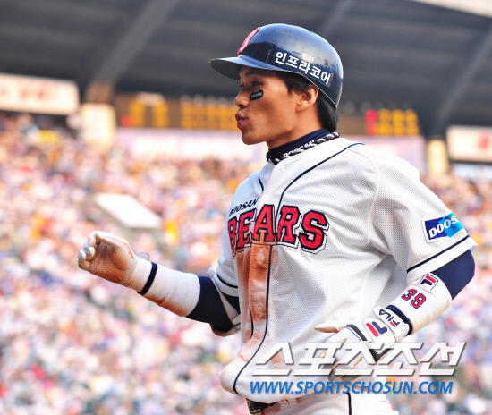 
	2010,10,10

PO3���� �λ�-�Ｚ

8�� ������ PO3�������� �λ� �������� ����Ÿ�� ���ȴ�.

�������� 4ȸ�� 1�� 3�缭 1Ÿ�� ���� ���߾�Ÿ�� ģ �� ���Ķ��� �Ұ� �ִ�.

���=������ ���� basser@sportschosun.com


