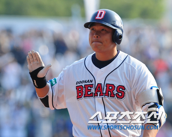 
	2010,10,10

PO3���� �λ�-�Ｚ

���� �赿�ִ�.

8�� ������ PO3�������� �λ� �赿�ִ�4-1�� �����ִ� 3ȸ�� ���� 1,3���� ��ȸ�� ��� 1Ÿ�� ��Ÿ�� �� �߰��� ������ �����ߴ�.

���=������ ���� basser@sportschosun.com


