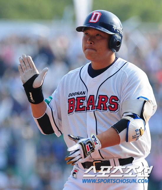 
	2010,10,10

PO3���� �λ�-�Ｚ

���� �赿�ִ�.

8�� ������ PO3�������� �λ� �赿�ִ�4-1�� �����ִ� 3ȸ�� ���� 1,3���� ��ȸ�� ��� 1Ÿ�� ��Ÿ�� �� �߰��� ������ �����ߴ�.

���=������ ���� basser@sportschosun.com


