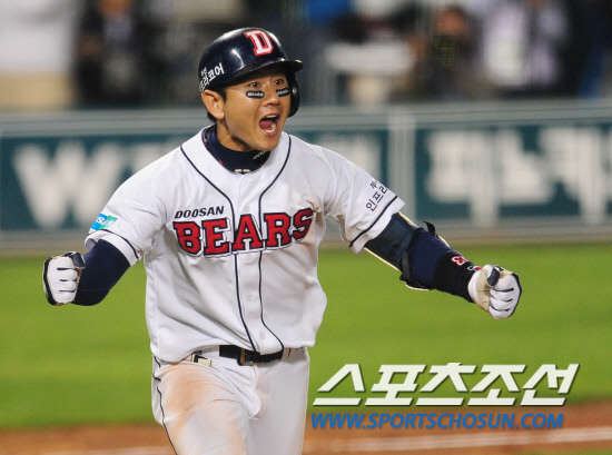 
	����������

2010�� 10�� 10��

10�� ��ǿ��� ���� �Ｚ�� �λ��� �÷��̿��� 3�������� 11ȸ�� ���� 2,3�缭 �λ� �ս����� ������ ��Ÿ�� ģ �� ȯȣ�ϰ� �ִ�.

���= ���� ���� kyungmin@sportschosun.com


