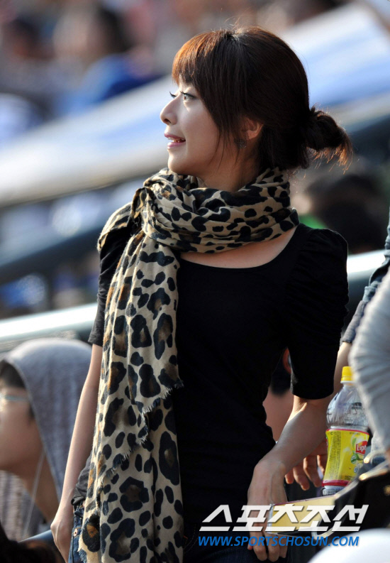 
	�� 3������ KBS ������ ���ĳ���Ͱ� ã�� ������ ������. �λ��� �������� ������ �Ƴ���� ���Խ��� ��⿡�� �ñ��� �� ������ �λ���� �ο��� ����.

���=������ ����rainmaker@sportschosun.com


