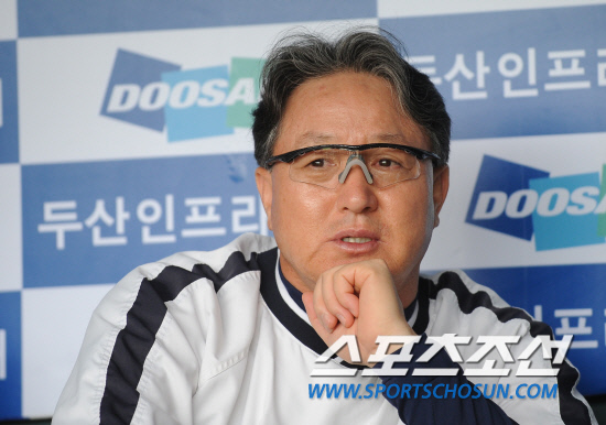 
	���ξ߱� �÷��̿��� 4���� �λ�� �Ｚ�� ��Ⱑ 11�� ��ǿ��� ������. ��� �� ��湮 ������ ������ ������� �������� �Ʒø���� ���Ѻ��� �ִ�.

���=�ֹ��� ���� deer@sportschosun.com


