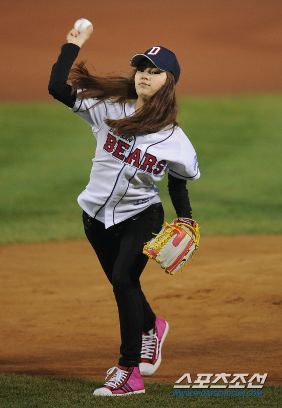 
	11�� ��ǿ��� ���� ���ξ߱� �÷��̿��� 4���� �λ�� �Ｚ�� ��⿡�� 

�ñ� �̾�����

���=�ֹ��� ���� deer@sportschosun.com


