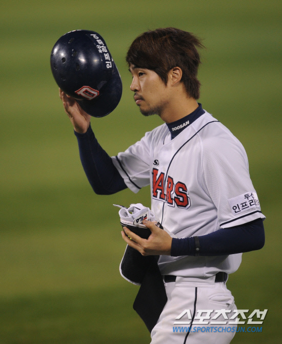 
	����������

2010�� 10�� 11��

11�� ��ǿ��� ���� �Ｚ�� �λ��� �÷��̿��� 4�������� 3ȸ�� 1�� 1,2�缭 �λ� ������� ����Ÿ�� ģ �� �ƽ����ϰ� �ִ�.

���= ���� ���� kyungmin@sportschosun.com


