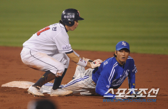 
	����������

2010�� 10�� 11��

11�� ��ǿ��� ���� �Ｚ�� �λ��� �÷��̿��� 4�������� 3ȸ�� 1�� 1,2�缭 1������ ������(����)�� ������� ���� ���� �� �ƿ��ǰ� �ִ�. ���ݼ��� �Ｚ ����

���= ���� ���� kyungmin@sportschosun.com


