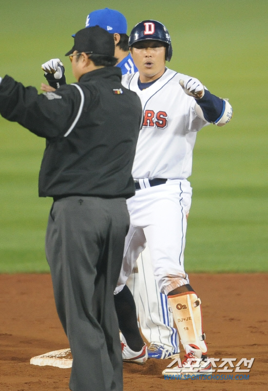 
	11�� ��ǿ��� ���� ���ξ߱� �÷��̿��� 4���� �λ�� �Ｚ�� ��⿡�� 

4�� ���� 2�� �赿�� 1Ÿ�� ��Ÿ

���=�ֹ��� ���� deer@sportschosun.com


