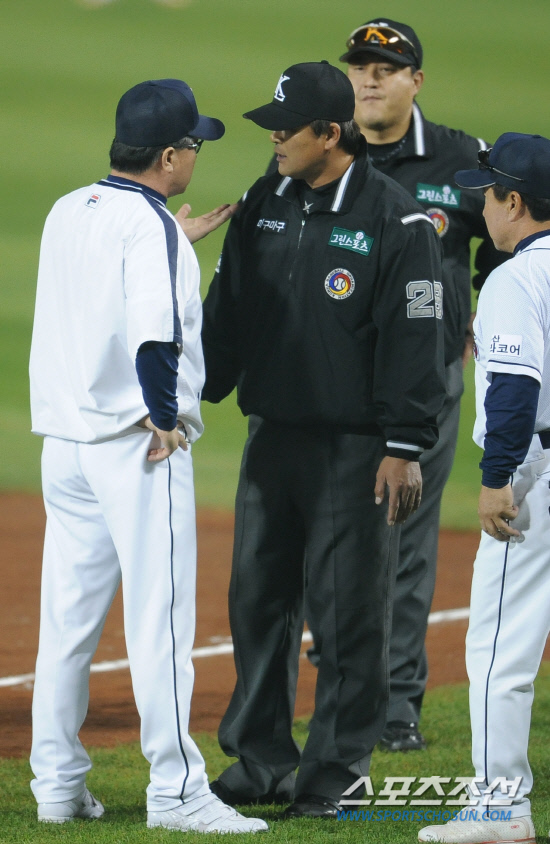 
	11�� ��ǿ��� ���� ���ξ߱� �÷��̿��� 4���� �λ�� �Ｚ�� ��⿡�� 

5�� 2�� 1,2�� ������ 1��� ���� ġ�� ������

���=�ֹ��� ���� deer@sportschosun.com


