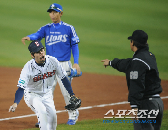 
	11�� ��ǿ��� ���� ���ξ߱� �÷��̿��� 4���� �λ�� �Ｚ�� ��⿡�� 

5�� 2�� 1,2�� �������� 1��� ���� ġ�� ������ ���� ������� ���ϰ� ����

���=�ֹ��� ���� deer@sportschosun.com


