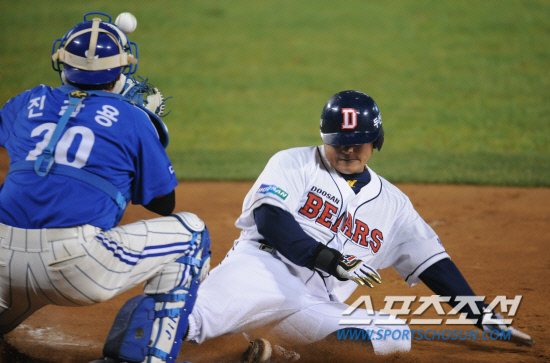 
	11�� ��ǿ��� ���� ���ξ߱� �÷��̿��� 4���� �λ�� �Ｚ�� ��⿡�� 6�� 2�� 1,2�� �ս��� ��Ÿ�� 2������ �赿�� Ȩ �⵵ �ƿ�

���=�ֹ��� ���� deer@sportschosun.com


