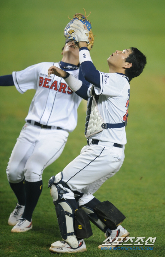 
	���ξ߱� �÷��̿��� 4���� �λ�� �Ｚ�� ��Ⱑ 11�� ��ǿ��� ���ȴ�. 

7�� 2�� 1�� �Ÿ�ö ���� �Ŀ��ö��� �ƿ�

���=�ֹ��� ���� deer@sportschosun.com


