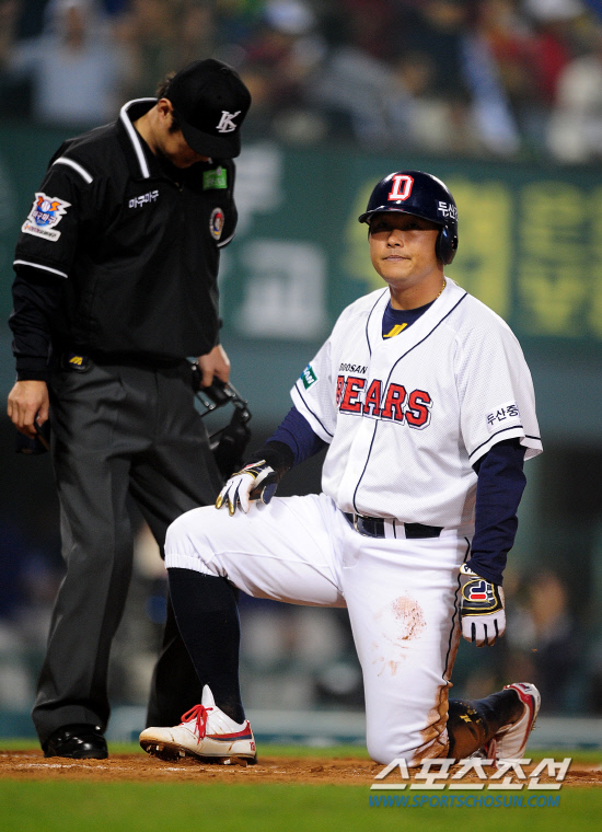 
	2010,10,11

PO 4���� �λ�-�Ｚ

�λ� �赿�ְ� �Ｚ ���� �������� ö�� ����ŷ�� ������ �ݾ���.

11�� ��ǿ��� ������ �λ�� �Ｚ�� PO 4���� 6ȸ�� 1�� 1,2�翡�� 2������ �赿�ְ� �ս����� ����Ÿ �� Ȩ���� �پ� ������� �������� ��Ƽ�� �ִ� ���÷���Ʈ�� ���� ���� �ƿ��ǰ� ���Ҵ�. �赿�ְ� �ƿ������� ������ ������ ������ �ֽ��� Ȩ�÷���Ʈ�� ����Ű�� �ƿ��� Ȯ�ν��� �־���. 

���=������ ���� basser@sportschosun.com


