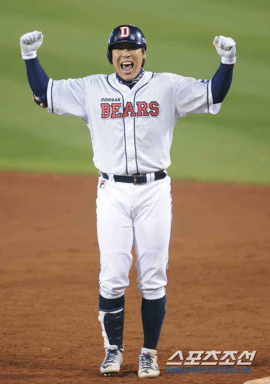 
	11�� ��ǿ��� ���� ���ξ߱� �÷��̿��� 4���� �λ�� �Ｚ�� ��⿡�� 

7�� 2�� ���� ������ 2Ÿ�� ���� ��Ÿ

���=�ֹ��� ���� deer@sportschosun.com


