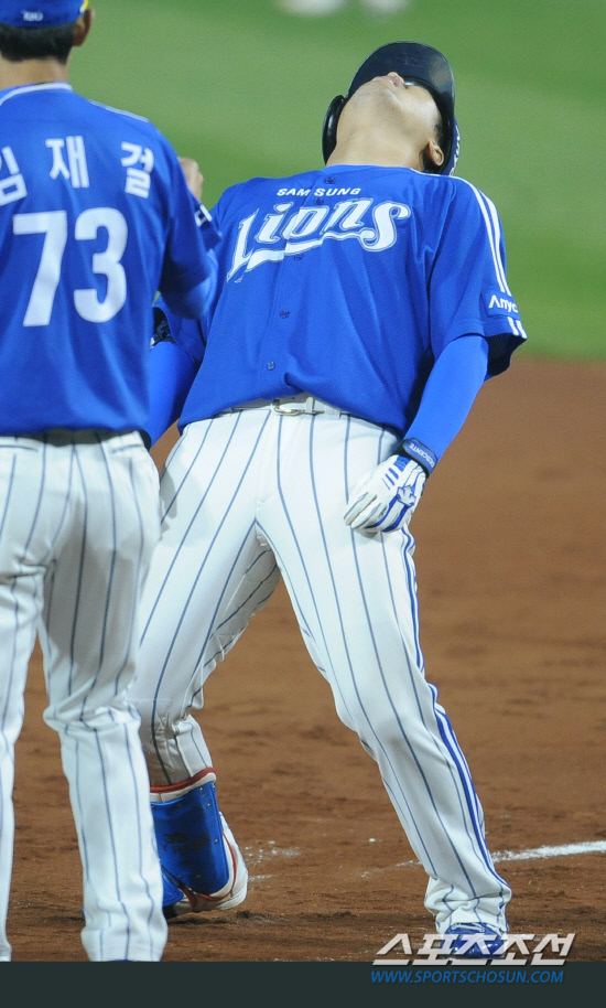 
	11�� ��ǿ��� ���� ���ξ߱� �÷��̿��� 4���� �λ�� �Ｚ�� ��⿡�� 

8�� 1�� 2,3�� ������ ���Ÿ 1Ÿ��

���=�ֹ��� ���� deer@sportschosun.com


