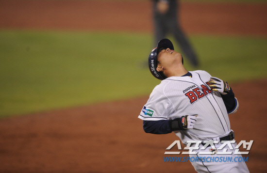 
	����������

2010�� 10�� 11��

11�� ��ǿ��� ���� �Ｚ�� �λ��� �÷��̿��� 4�������� 8ȸ�� 1�� 2�缭 �λ� �赿�ְ� ���� ����Ÿ���� ġ�� �������� ������ �ƿ��ǰ� �ִ�.

���= ���� ���� kyungmin@sportschosun.com


