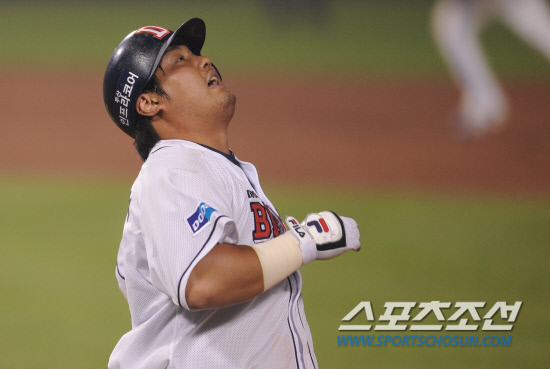 
	����������

2010�� 10�� 11��

11�� ��ǿ��� ���� �Ｚ�� �λ��� �÷��̿��� 4�������� 8ȸ�� 2�� 3�缭 �λ� ���ؼ��� ���߶����� �ƿ��ǰ� �ִ�.

���= ���� ���� kyungmin@sportschosun.com


