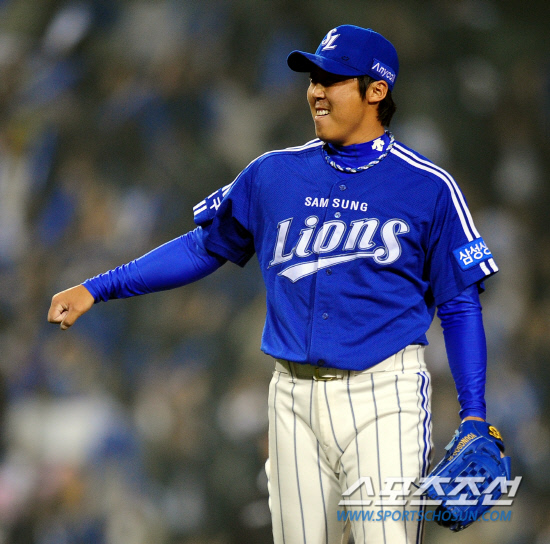 
	2010,10,11 PO 4���� �λ�-�Ｚ

11�� ��ǿ��� ������ �λ�� �Ｚ�� PO 4�������� ������ ������ ������ �Ｚ �迵���� �λ� ������ Ÿ�� �����ڸ� ��Ÿ�� ó���� �� �����ϰ� �ִ�.

���=������ ���� basser@sportschosun.com


