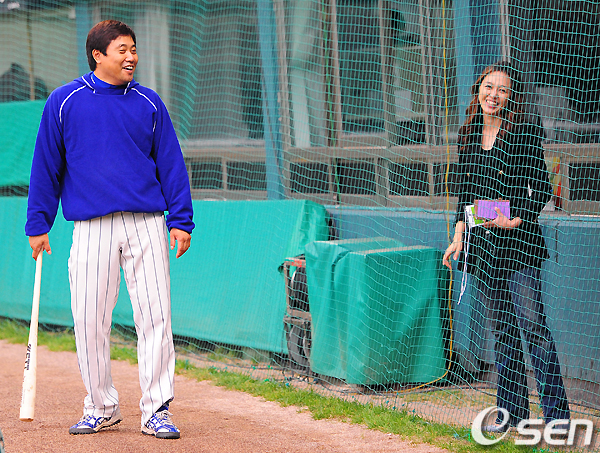 
	[����]��ſ� ������-��ξ�, '�׹��� ���̿� �ΰ�'
