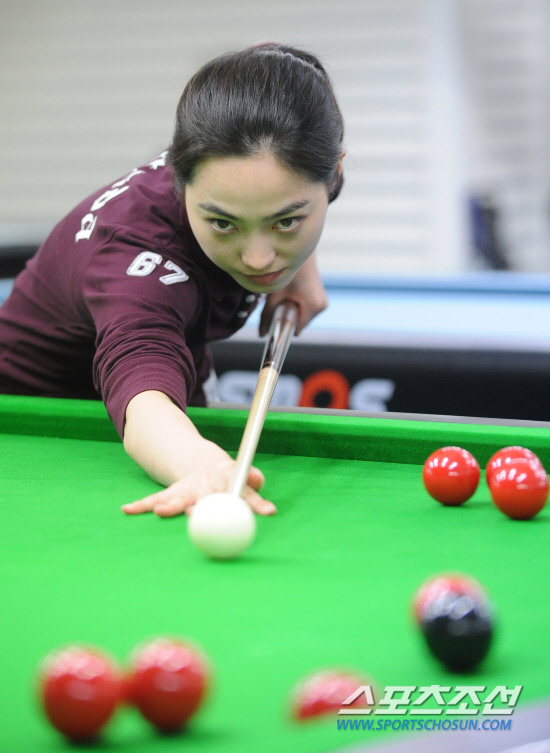 
	'��¯' ������ǥ �籸������ �������� 12�� �¸� �����̿��� ������ �ƽþȰ����� �յΰ� �Ʒ��� �ϰ� �ִ�. 

�¸�=�ֹ��� ���� deer@sportschosun.com


