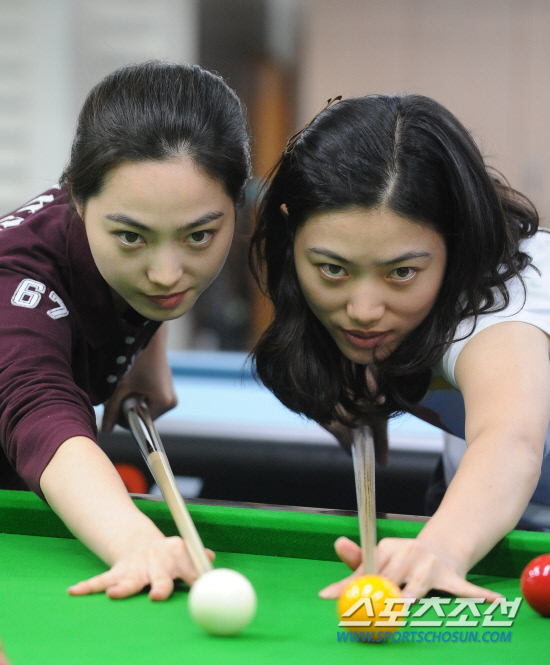 
	'�ڸ�' ������ǥ �籸������ ������ �������� 12�� �¸� �����̿��� ������ �ƽþȰ����� ����� �Ʒ��� �ϰ� �ִ�. �Ʒ��� �������� ���� ��������  �ڼ��� ����ְ� �ִ�.

�¸�=�ֹ��� ���� deer@sportschosun.com


