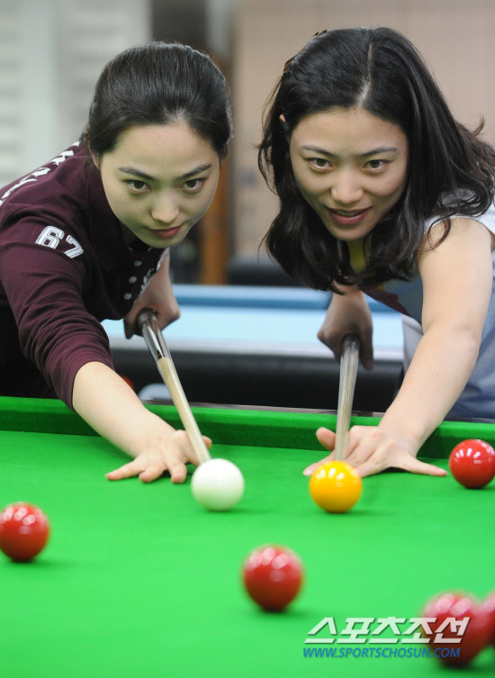 
	'�ڸ�' ������ǥ �籸������ ������ �������� 12�� �¸� �����̿��� ������ �ƽþȰ����� ����� �Ʒ��� �ϰ� �ִ�. �Ʒ��� �������� ���� ��������  �ڼ��� ����ְ� �ִ�.

�¸�=�ֹ��� ���� deer@sportschosun.com


