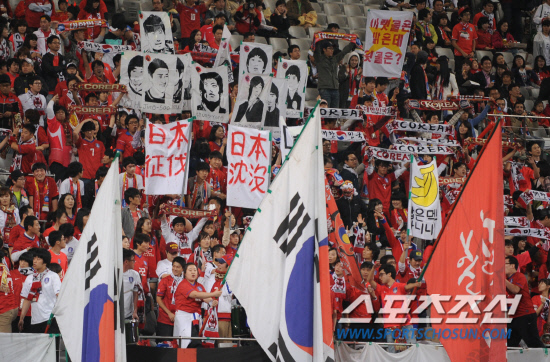 
	2010�� 10�� 12��

12�� ���� ��Ͽ����ű��忡�� ���� �ѱ��� �Ϻ��� �������� �ѱ� �������� ���� �������� ��ġ�� �ִ�.

��Ͽ����ű���= ���� ���� kyungmin@sportschosun.com


