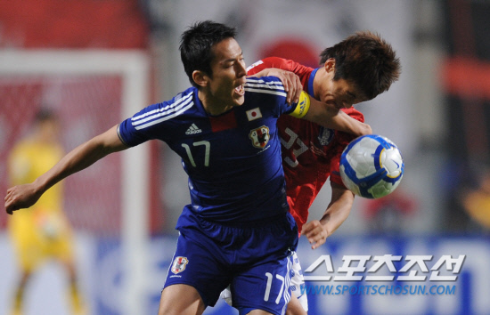 
	2010�� 10�� 12��

12�� ���� ��Ͽ����ű��忡�� ���� �ѱ��� �Ϻ��� �������� �ѱ� ������(������)�� �Ϻ� �ϼ����� ���� ������ �ִ�.

��Ͽ����ű���= ���� ���� kyungmin@sportschosun.com


