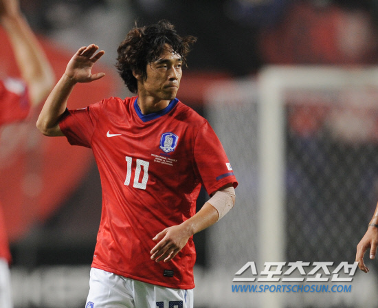 
	2010�� 10�� 12��

12�� ���� ��Ͽ����ű��忡�� ���� �ѱ��� �Ϻ��� �������� �ѱ� ���ֿ��� �ƽ��� �ϰ� �ִ�.

��Ͽ����ű���= ���� ���� kyungmin@sportschosun.com


