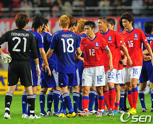 
	[����]�̿�ǥ, 'ȥ��, �����߾�'
