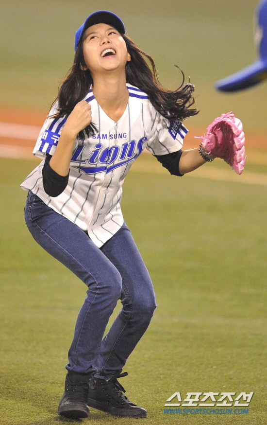 
	2010.10.13/

13�� �뱸���� ���� ���ξ߱� �÷��̿��� ���� 5����, ��� �� �ŷ�Ʈ �־����� �ñ��� ���� �ñ��� �ϰ� �ִ�.

�뱸=������ ���� songs@sportschosun.com


