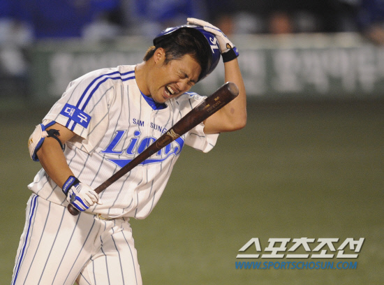 
	2010�� 10�� 13��

13�� �뱸���� ���� �λ�� �Ｚ�� �÷��̿��� 5����, 1ȸ�� �Ｚ �����̰� �꽺���� �� �� �ƽ����ϰ� �ִ�.

�뱸= ���� ���� kyungmin@sportschosun.com


