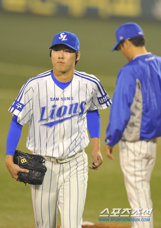 
	2010.10.13/

13�� �뱸���� ���� ���ξ߱� �÷��̿��� ���� 5���� �λ�-�Ｚ ���, �Ｚ ���� �������� 2�̴׵� ä���� ���ϰ� 2ȸ 2�� ���� ��Ȳ���� ���� ���ϰ� �ִ�.

�뱸=������ ���� songs@sportschosun.com


