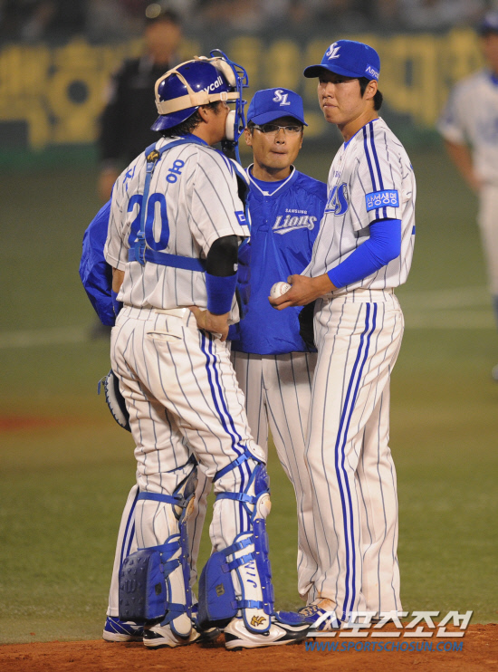 
	2010�� 10�� 13��

13�� �뱸���� ���� �λ�� �Ｚ�� �÷��̿��� 5����, �Ｚ ���� �������� 2ȸ�� ���ǵǰ� �ִ�.

�뱸= ���� ���� kyungmin@sportschosun.com


