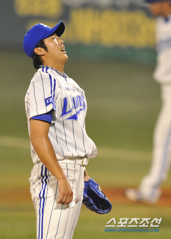 
	2010.10.13/

13�� �뱸���� ���� ���ξ߱� �÷��̿��� ���� 5���� �λ�-�Ｚ ���, 2ȸ ���� ������ �Ｚ �迵���� 4ȸ 2�翡�� ���������� ��ü�ǰ� �ִ�. 

�뱸=������ ���� songs@sportschosun.com


