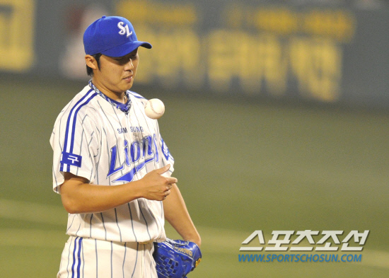 
	2010.10.13/

13�� �뱸���� ���� ���ξ߱� �÷��̿��� ���� 5���� �λ�-�Ｚ ���, 2ȸ ���� ������ �Ｚ �迵���� 4ȸ 2�翡�� ���������� ��ü�ǰ� �ִ�. 

�뱸=������ ���� songs@sportschosun.com


